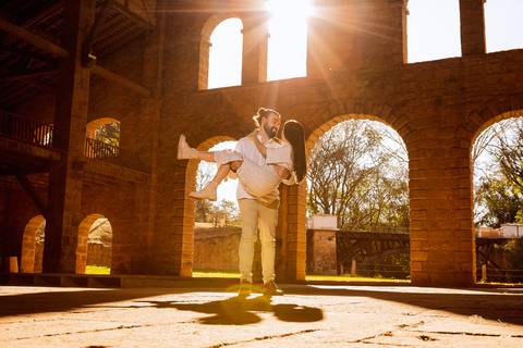 As melhores ideias e inspirações criativas de fotos para ensaio pré wedding na Floresta Nacional do Ipanema -  Fazenda Ipanema'