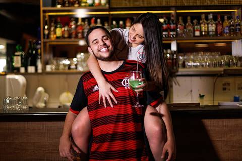 As melhores ideias e inspirações criativas de fotos para ensaio pré wedding no Bar Baixo Alpha'