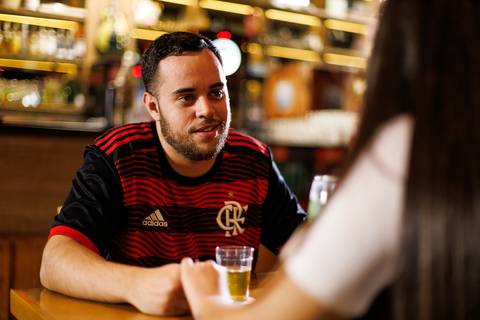 As melhores ideias e inspirações criativas de fotos para ensaio pré wedding no Bar Baixo Alpha'