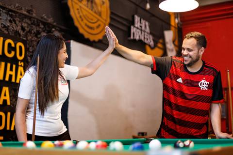 As melhores ideias e inspirações criativas de fotos para ensaio pré wedding no Bar Baixo Alpha'