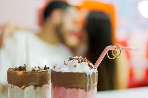 As melhores ideias e inspirações criativas de fotos para ensaio pré wedding na Hamburgueria Zé do Hamburguer'