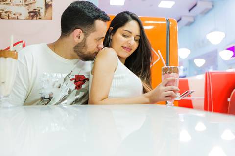 As melhores ideias e inspirações criativas de fotos para ensaio pré wedding na Hamburgueria Zé do Hamburguer'