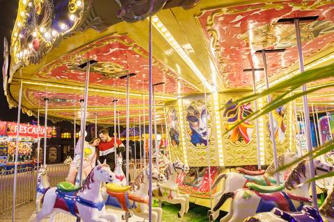 As melhores ideias e inspirações criativas de fotos para ensaio pré wedding no Parque de Diversões'