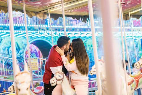 As melhores ideias e inspirações criativas de fotos para ensaio pré wedding no Parque de Diversões'