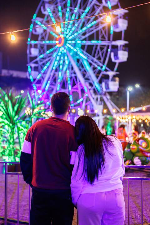 As melhores ideias e inspirações criativas de fotos para ensaio pré wedding no Parque de Diversões'