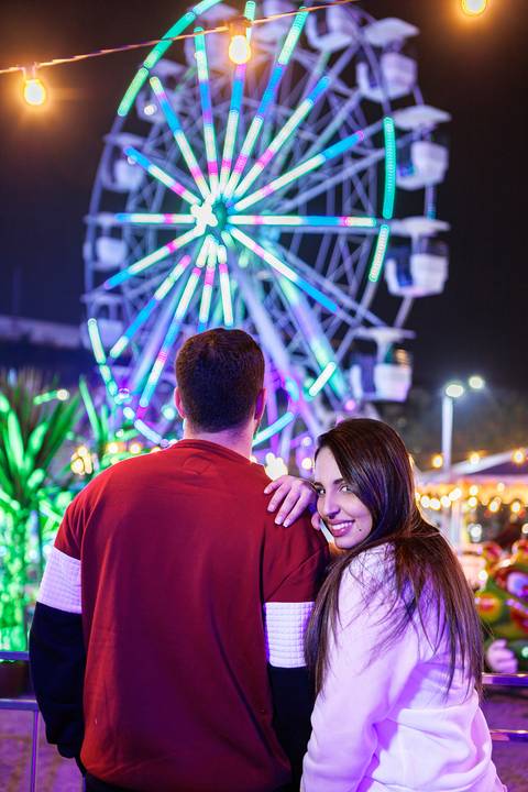 As melhores ideias e inspirações criativas de fotos para ensaio pré wedding no Parque de Diversões'