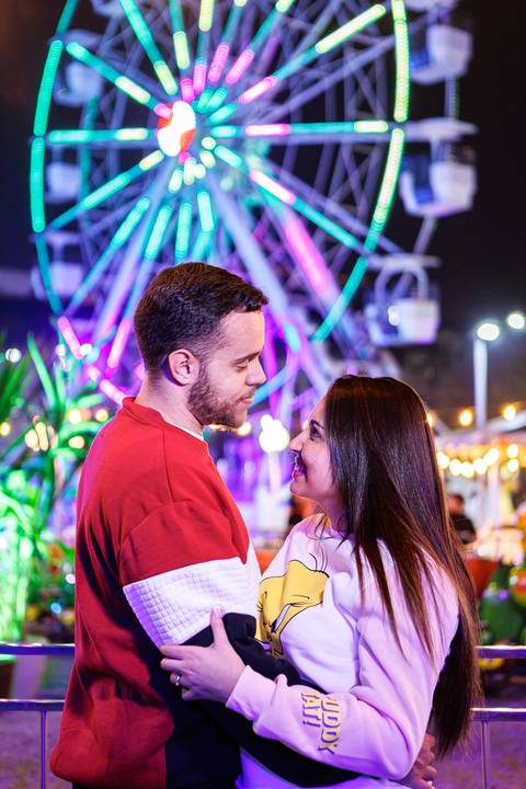 As melhores ideias e inspirações criativas de fotos para ensaio pré wedding no Parque de Diversões'