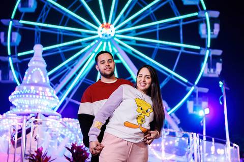 As melhores ideias e inspirações criativas de fotos para ensaio pré wedding no Parque de Diversões'