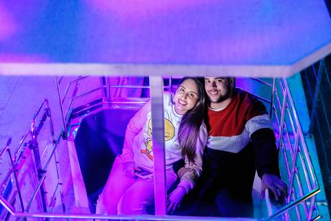 As melhores ideias e inspirações criativas de fotos para ensaio pré wedding no Parque de Diversões'