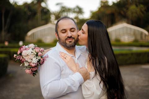 As melhores ideias e inspirações criativas de fotos para ensaio pré wedding no parque Jardim Botânico de São Paulo'