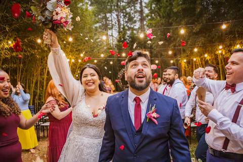 As melhores ideias e inspirações criativas dos noivos saindo da cerimônia no Espaço La Forêt - São Roque'