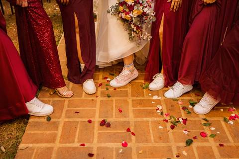 As melhores ideias e inspirações criativas dos tênis da noiva e das madrinhas no Espaço La Forêt - São Roque'