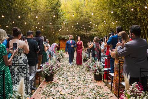 As melhores ideias e inspirações criativas da entrada do noivo na  cerimônia no Espaço La Forêt - São Roque'