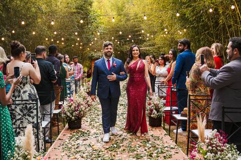 As melhores ideias e inspirações criativas da entrada do noivo na  cerimônia no Espaço La Forêt - São Roque'