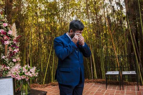 As melhores ideias e inspirações criativas do noivo emocionado na cerimônia no Espaço La Forêt - São Roque'