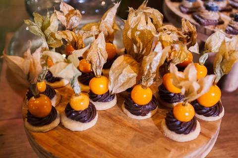 As melhores ideias e inspirações criativas dos docinhos na recepção do Espaço La Forêt - São Roque'