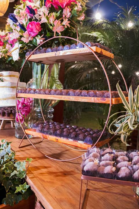 As melhores ideias e inspirações criativas dos docinhos na recepção do Espaço La Forêt - São Roque'