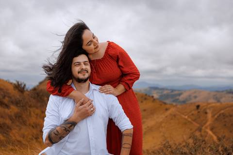 As melhores ideias e inspirações criativas de fotos para ensaio pré wedding no Morro do Saboó - São Roque'