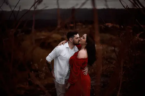 As melhores ideias e inspirações criativas de fotos para ensaio pré wedding no Morro do Saboó - São Roque'