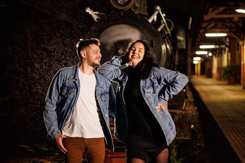 As melhores ideias e inspirações criativas de fotos para ensaio pré wedding na Maria Fumaça de São Roque'