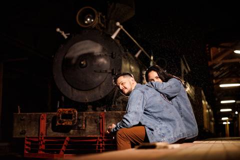 As melhores ideias e inspirações criativas de fotos para ensaio pré wedding na Maria Fumaça de São Roque'