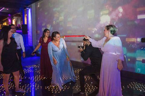 As melhores ideias e inspirações criativas de fotos de casamento no Cedrom Espaço de Eventos 
'