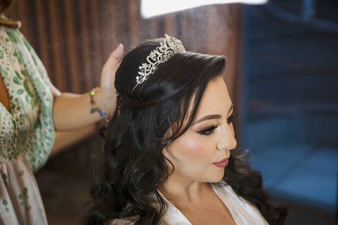 As melhores ideias e inspirações criativas de fotos do making of da noiva no The Loft - Salão de Beleza'