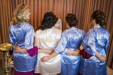 As melhores ideias e inspirações criativas de fotos do making of da noiva no The Loft - Salão de Beleza'