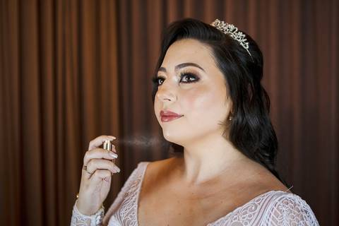 As melhores ideias e inspirações criativas de fotos do making of da noiva no The Loft - Salão de Beleza'