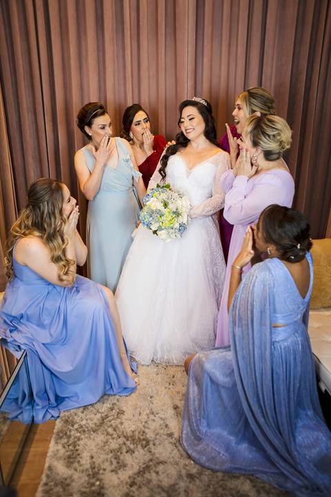 As melhores ideias e inspirações criativas de fotos do making of da noiva no The Loft - Salão de Beleza'