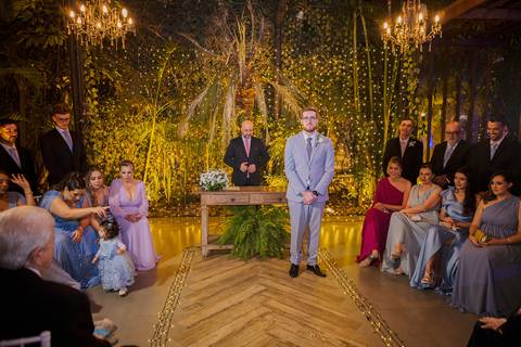 As melhores ideias e inspirações criativas de fotos de casamento no Cedrom Espaço de Eventos 
'