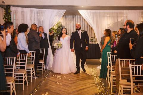 As melhores ideias e inspirações criativas de fotos de casamento no Cedrom Espaço de Eventos 
'