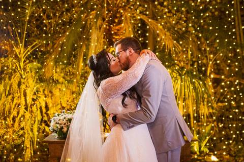 As melhores ideias e inspirações criativas de fotos de casamento no Cedrom Espaço de Eventos 
'