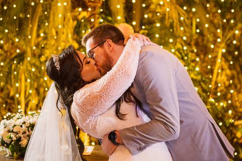 As melhores ideias e inspirações criativas de fotos de casamento no Cedrom Espaço de Eventos 
'