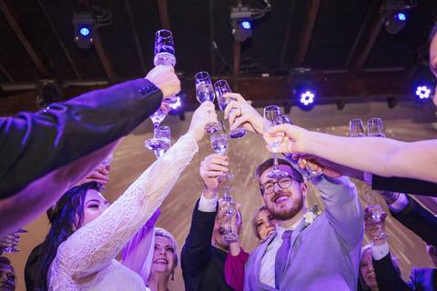 As melhores ideias e inspirações criativas de fotos de casamento no Cedrom Espaço de Eventos 
'