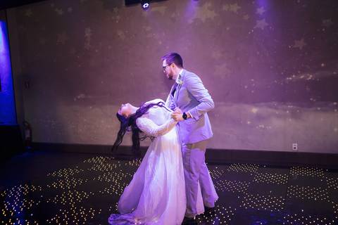 As melhores ideias e inspirações criativas de fotos de casamento no Cedrom Espaço de Eventos 
'