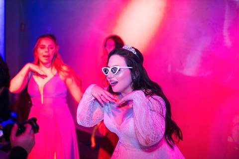 As melhores ideias e inspirações criativas de fotos de casamento no Cedrom Espaço de Eventos 
'