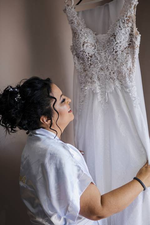 As melhores ideias e inspirações criativas de fotos do making of da noiva no espaço Espaço Karine Leitte'