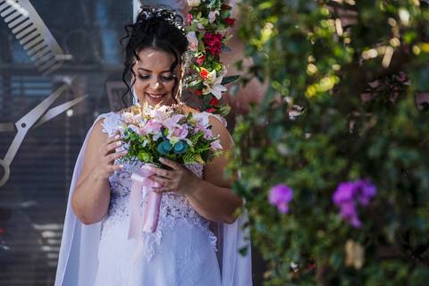 As melhores ideias e inspirações criativas de fotos do making of da noiva no espaço Espaço Karine Leitte'