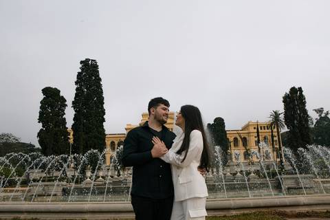 As melhores ideias e inspirações criativas de fotos para ensaio pré wedding no Museu do Ipiranga - Parque da Independência'