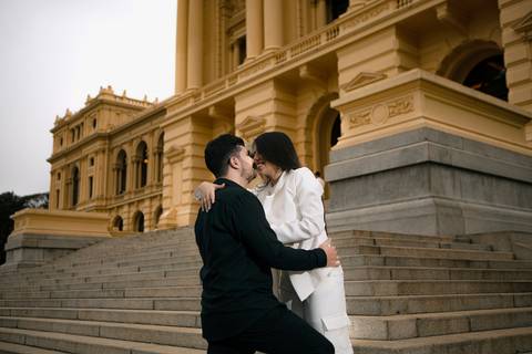 As melhores ideias e inspirações criativas de fotos para ensaio pré wedding no Museu do Ipiranga - Parque da Independência'