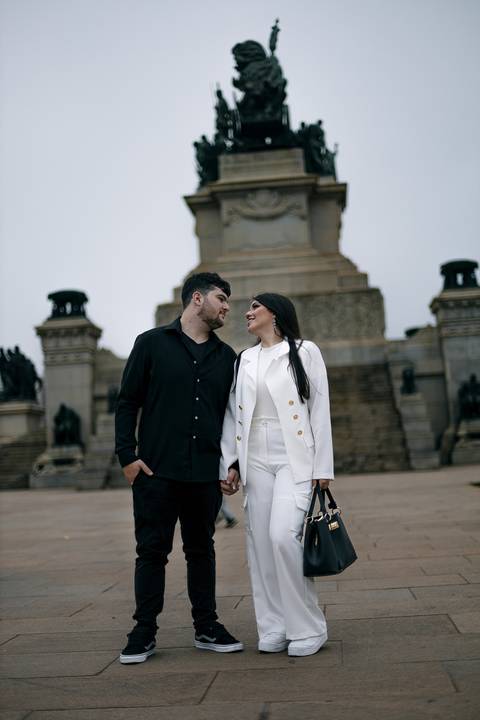 As melhores ideias e inspirações criativas de fotos para ensaio pré wedding no Museu do Ipiranga - Parque da Independência'
