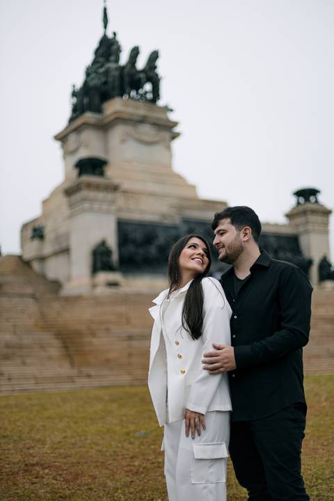 As melhores ideias e inspirações criativas de fotos para ensaio pré wedding no Museu do Ipiranga - Parque da Independência'