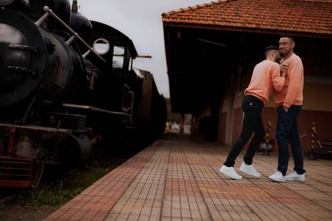 As melhores ideias e inspirações criativas de fotos para ensaio pré wedding na Maria Fumaça em São Roque '