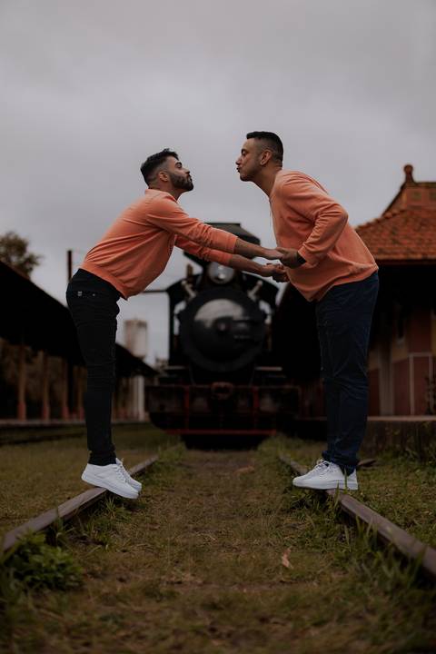 As melhores ideias e inspirações criativas de fotos para ensaio pré wedding na Maria Fumaça em São Roque '