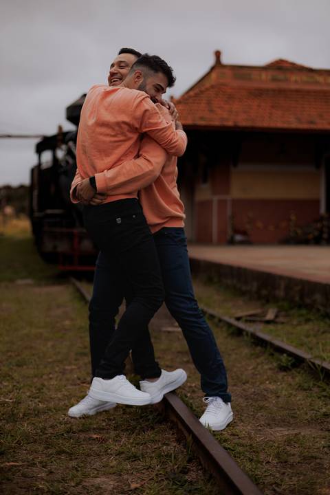 As melhores ideias e inspirações criativas de fotos para ensaio pré wedding na Maria Fumaça em São Roque '