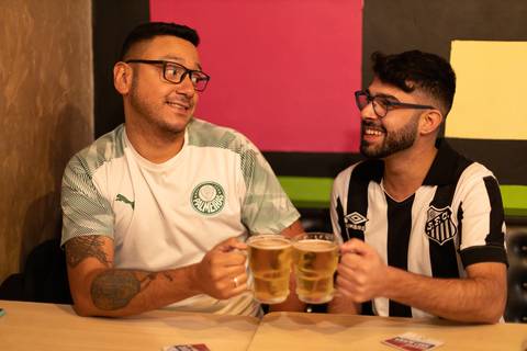 As melhores ideias e inspirações criativas de fotos para ensaio pré wedding no barzinho em São Roque '