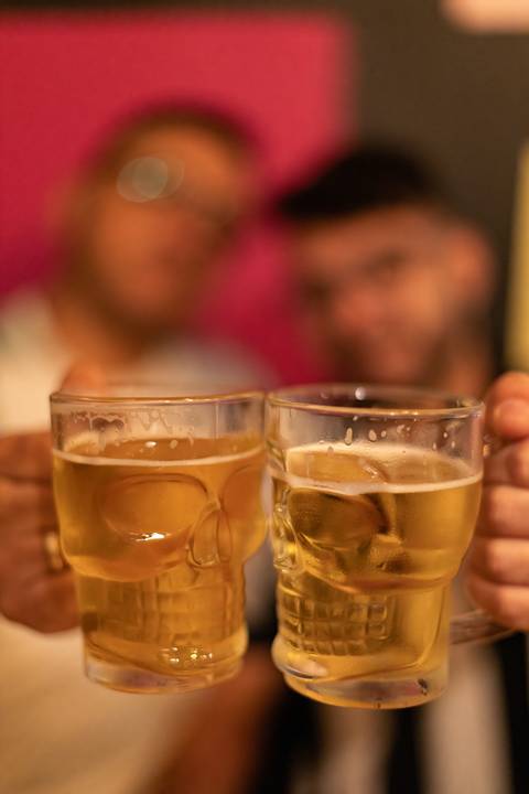 As melhores ideias e inspirações criativas de fotos para ensaio pré wedding no barzinho em São Roque '