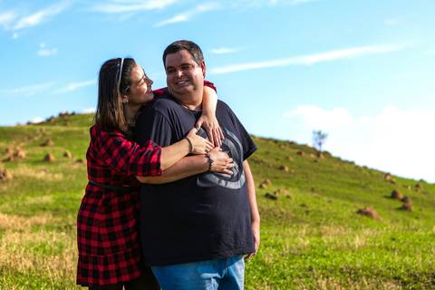 As melhores ideias e inspirações criativas de fotos para ensaio pré wedding no Morro do Capuava - Pirapora do Bom Jesus'