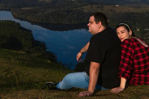 As melhores ideias e inspirações criativas de fotos para ensaio pré wedding no Morro do Capuava - Pirapora do Bom Jesus'